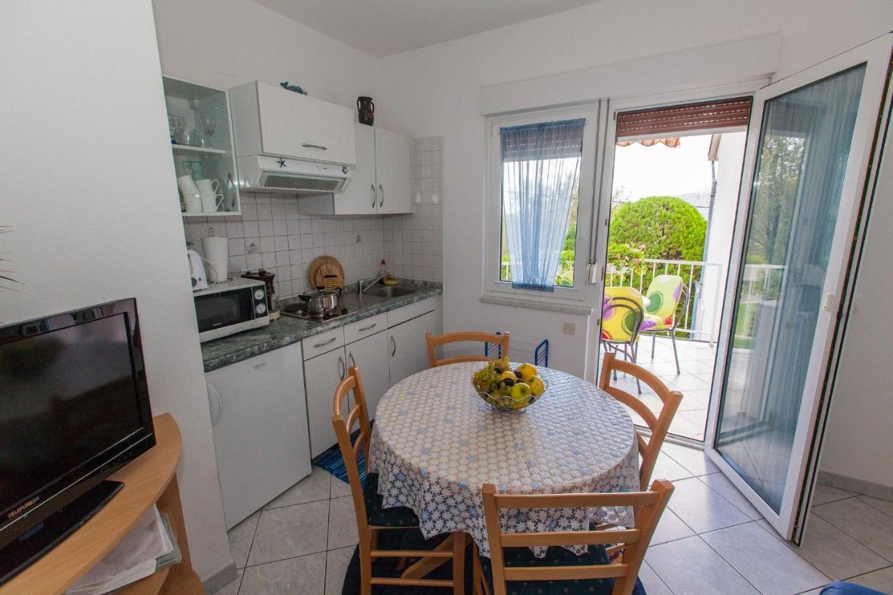 Apartment Karla Брибир Екстериор снимка