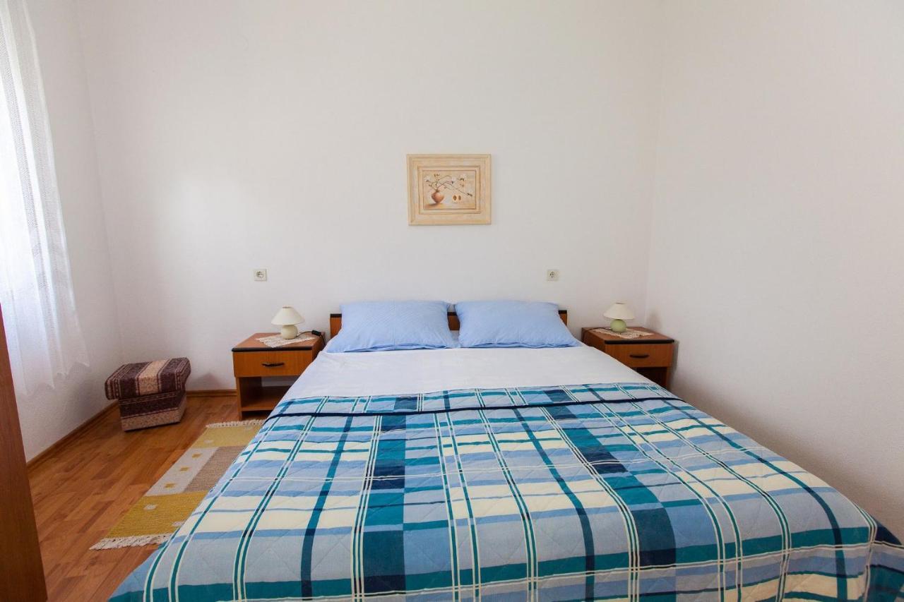 Apartment Karla Брибир Екстериор снимка