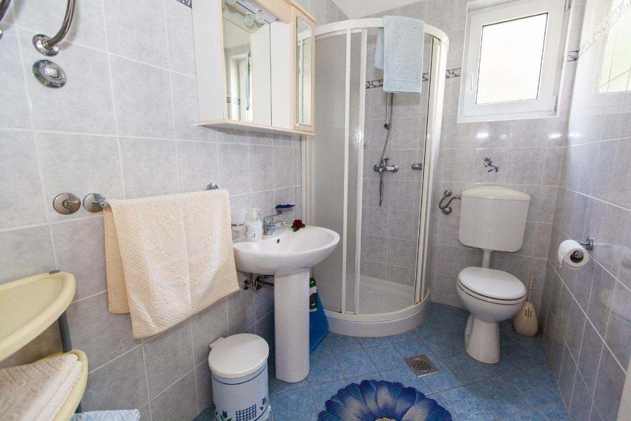 Apartment Karla Брибир Екстериор снимка