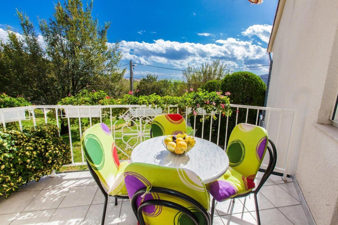 Apartment Karla Брибир Екстериор снимка